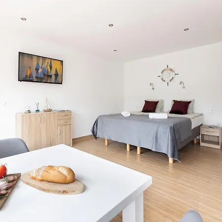 Apartment Galeon *